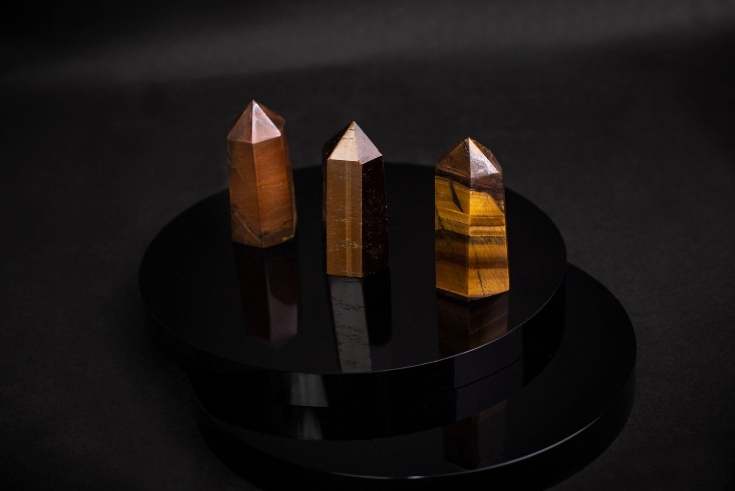 Tigro akis obeliskas ~5cm - www.Kristalai.eu