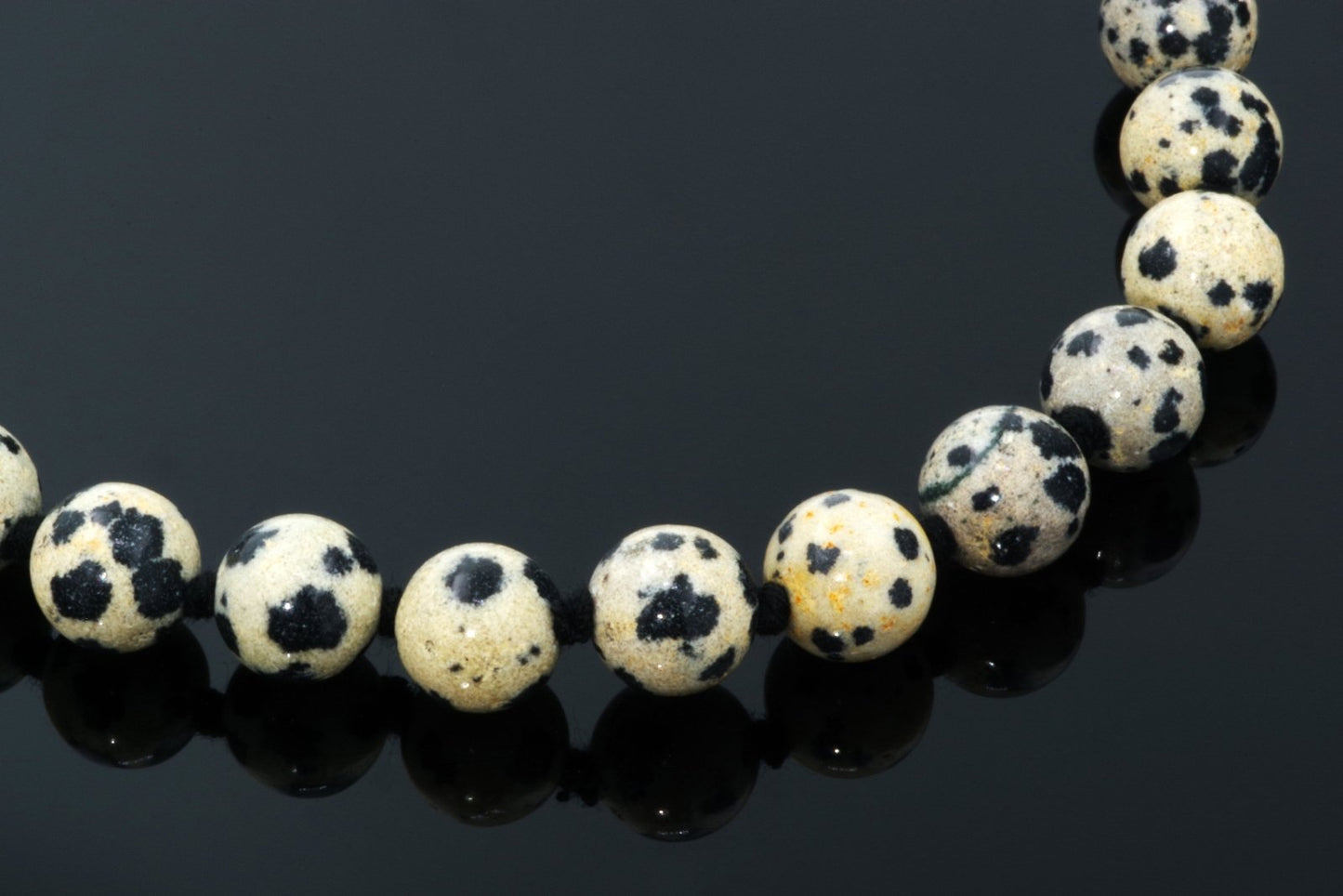 Dalmantino jaspio karoliai – 8mm 45cm - www.Kristalai.eu