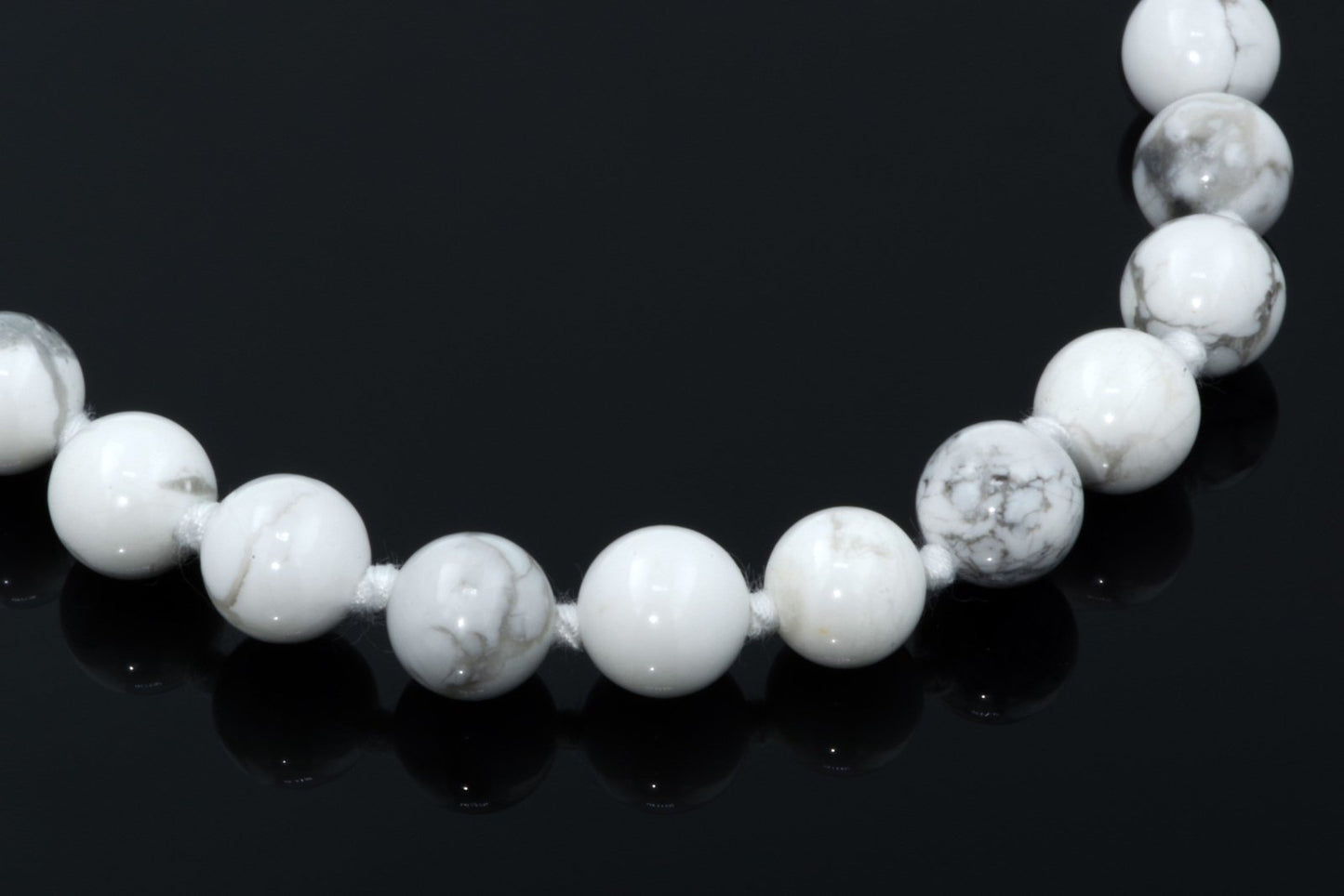 Houlitas karoliai – 8mm 45cm - www.Kristalai.eu