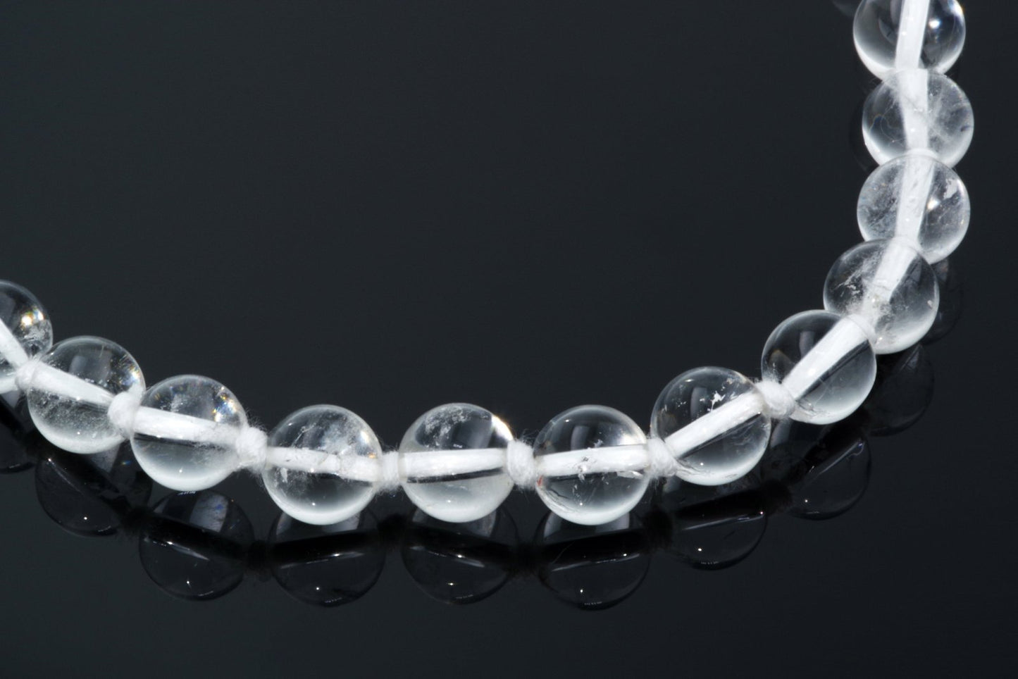 Kalnų krištolas karoliai – 8mm 45cm - www.Kristalai.eu