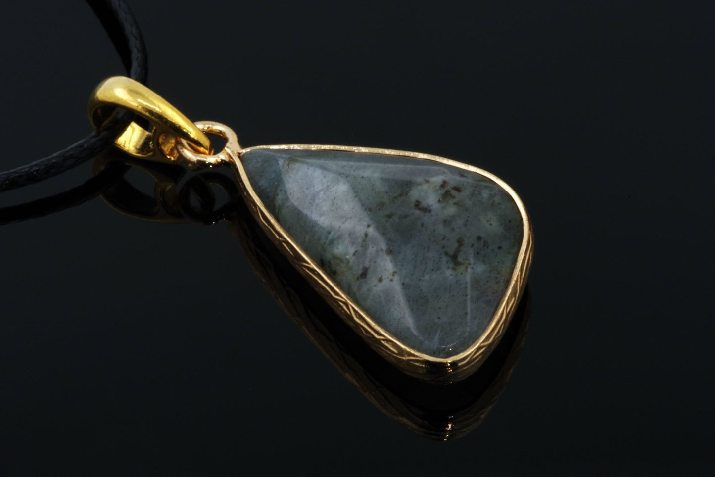 Labradoritas Laisva Forma – paauksuotas 925 sidabras - www.Kristalai.eu