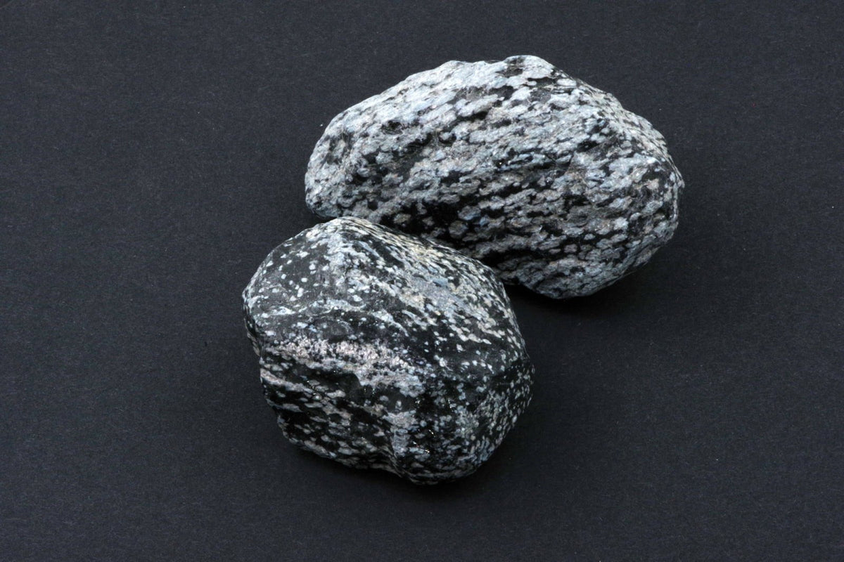 Snieginis obsidianas – neapdirbtas - www.Kristalai.eu