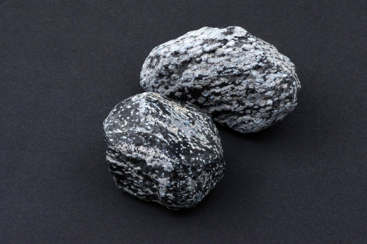 Snieginis obsidianas – neapdirbtas - www.Kristalai.eu