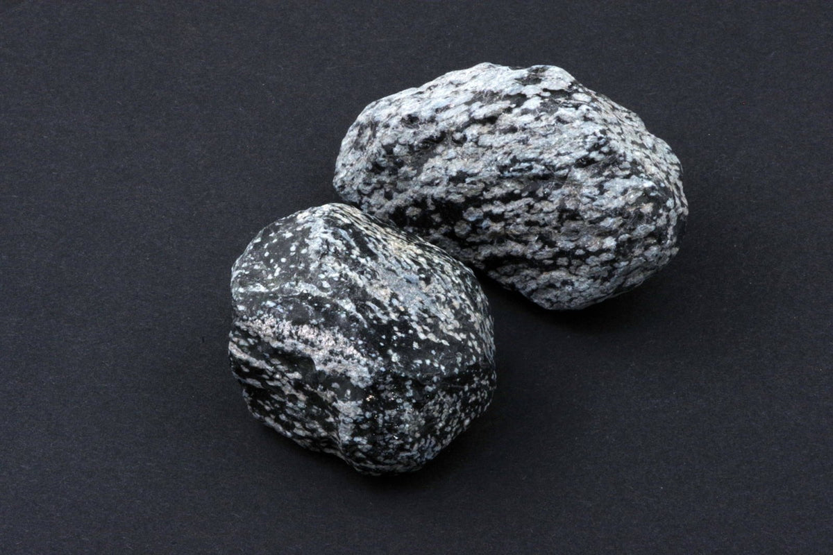 Snieginis obsidianas – neapdirbtas - www.Kristalai.eu