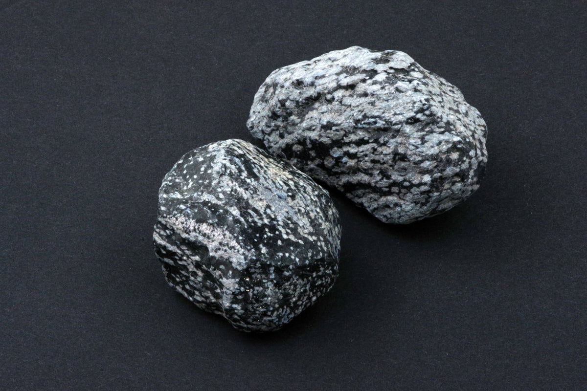 Snieginis obsidianas – neapdirbtas - www.Kristalai.eu