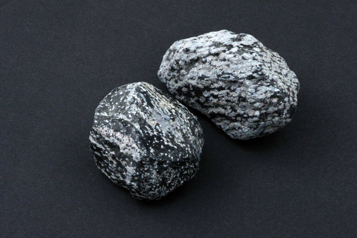 Snieginis obsidianas – neapdirbtas - www.Kristalai.eu