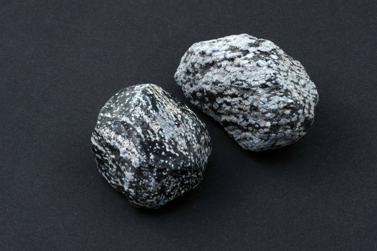 Snieginis obsidianas – neapdirbtas - www.Kristalai.eu