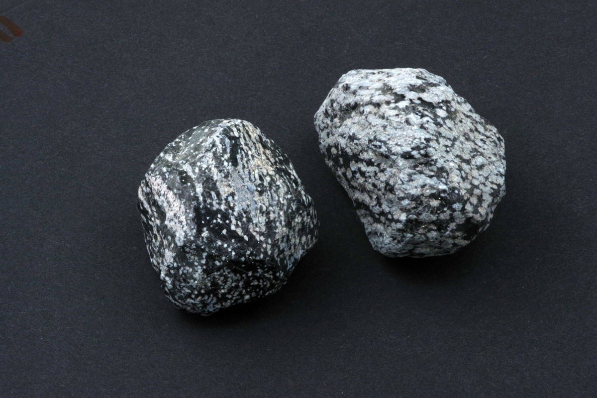 Snieginis obsidianas – neapdirbtas - www.Kristalai.eu