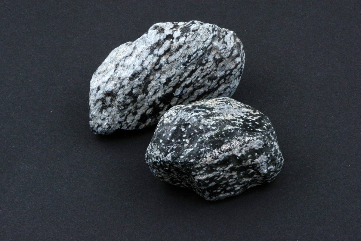 Snieginis obsidianas – neapdirbtas - www.Kristalai.eu