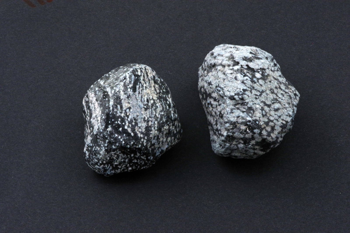 Snieginis obsidianas – neapdirbtas - www.Kristalai.eu