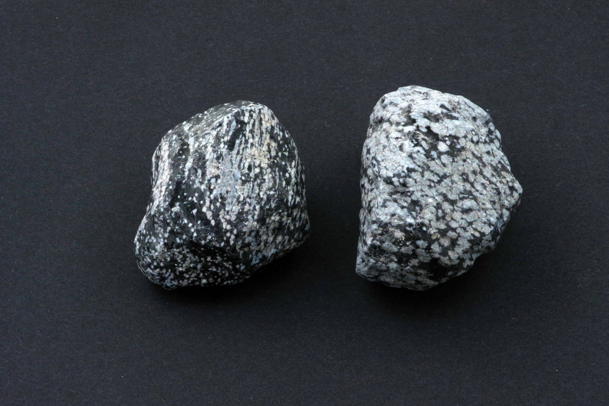 Snieginis obsidianas – neapdirbtas - www.Kristalai.eu
