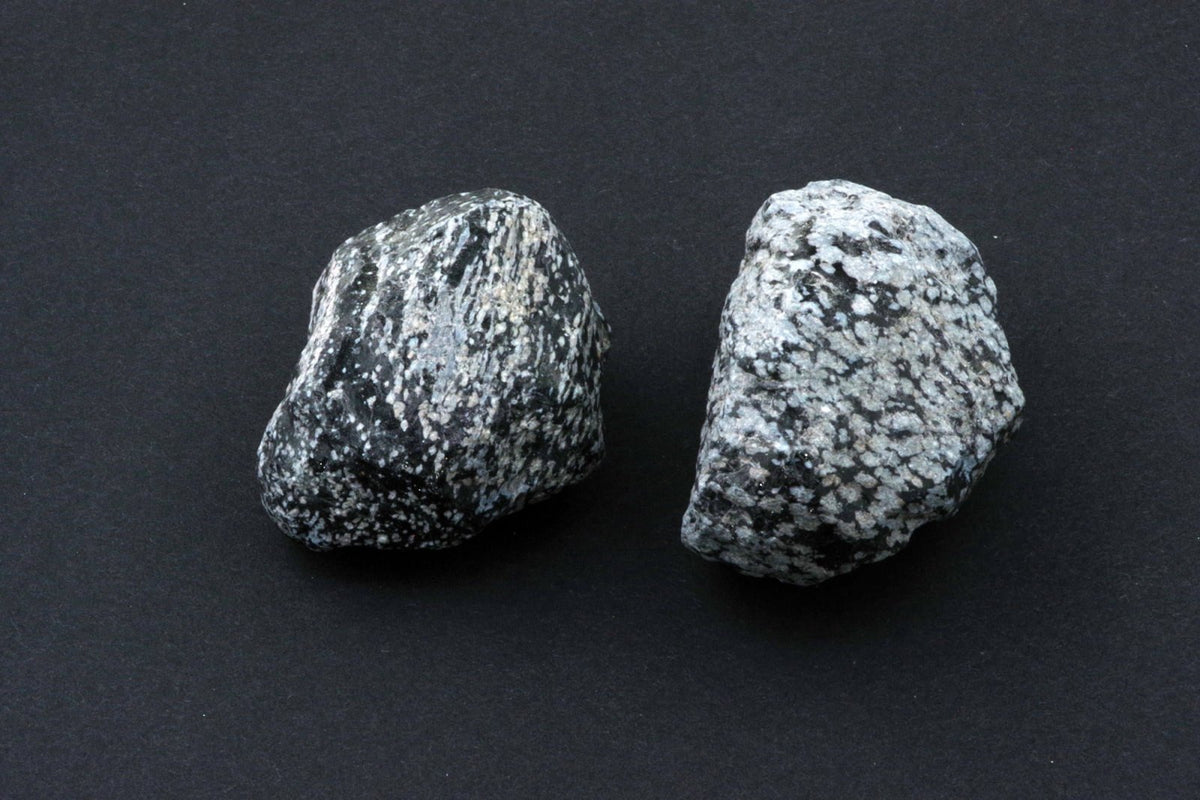 Snieginis obsidianas – neapdirbtas - www.Kristalai.eu