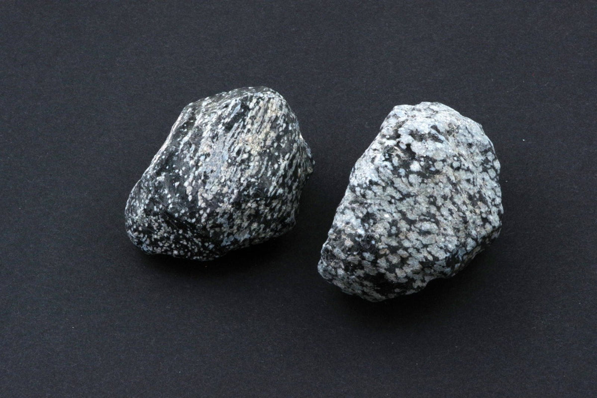 Snieginis obsidianas – neapdirbtas - www.Kristalai.eu