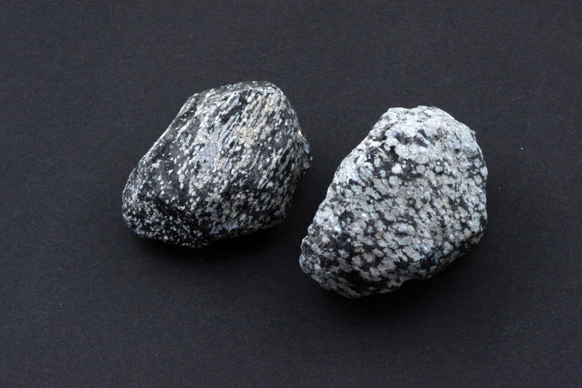 Snieginis obsidianas – neapdirbtas - www.Kristalai.eu