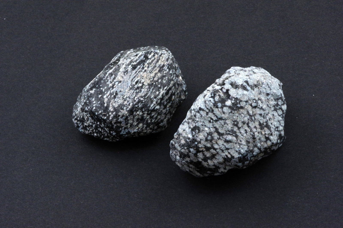 Snieginis obsidianas – neapdirbtas - www.Kristalai.eu
