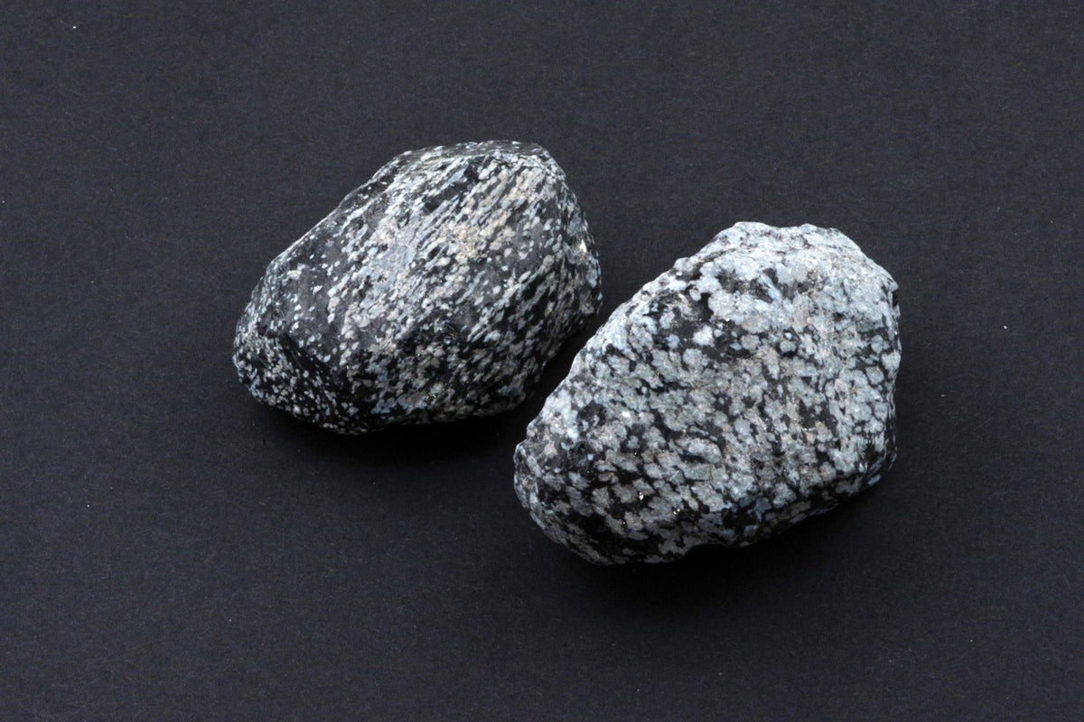 Snieginis obsidianas – neapdirbtas - www.Kristalai.eu