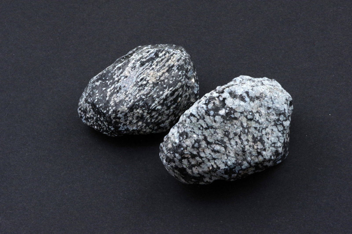 Snieginis obsidianas – neapdirbtas - www.Kristalai.eu