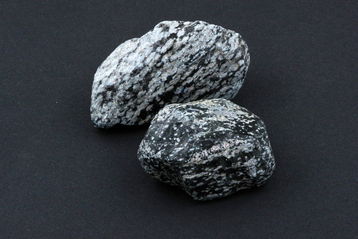 Snieginis obsidianas – neapdirbtas - www.Kristalai.eu