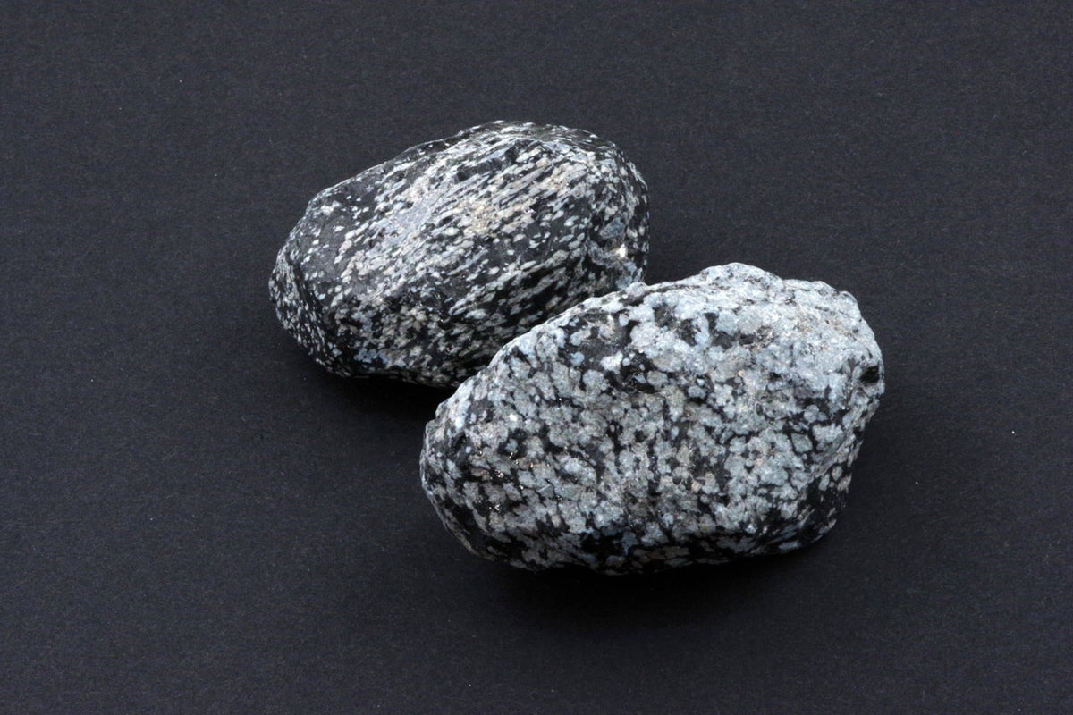 Snieginis obsidianas – neapdirbtas - www.Kristalai.eu