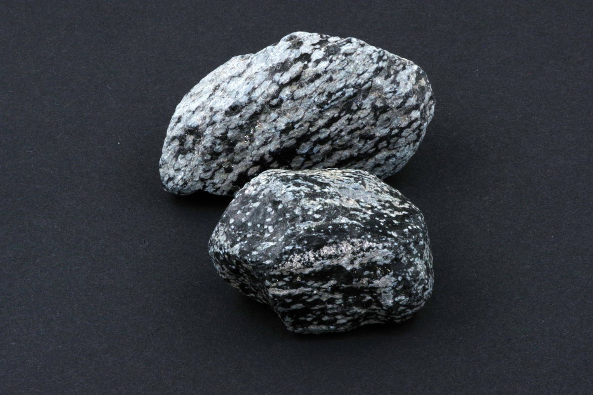 Snieginis obsidianas – neapdirbtas - www.Kristalai.eu