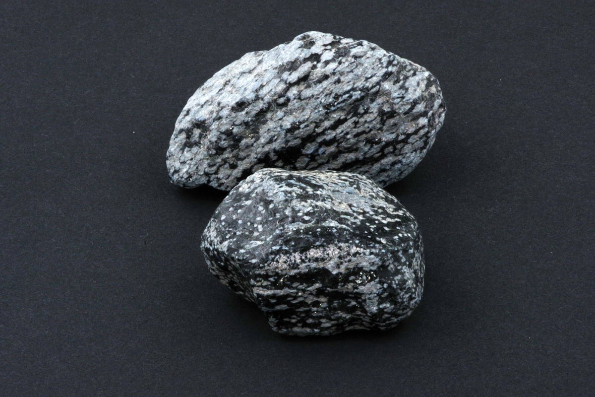 Snieginis obsidianas – neapdirbtas - www.Kristalai.eu