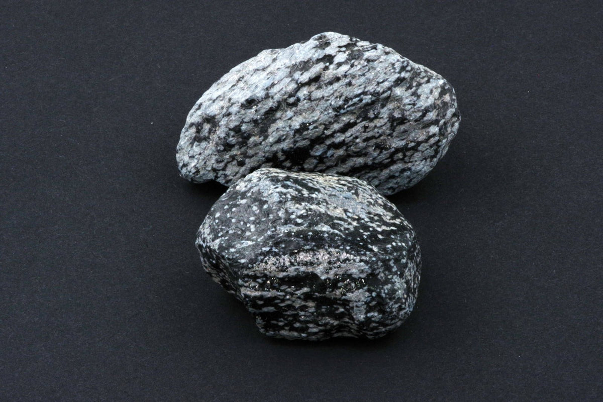 Snieginis obsidianas – neapdirbtas - www.Kristalai.eu