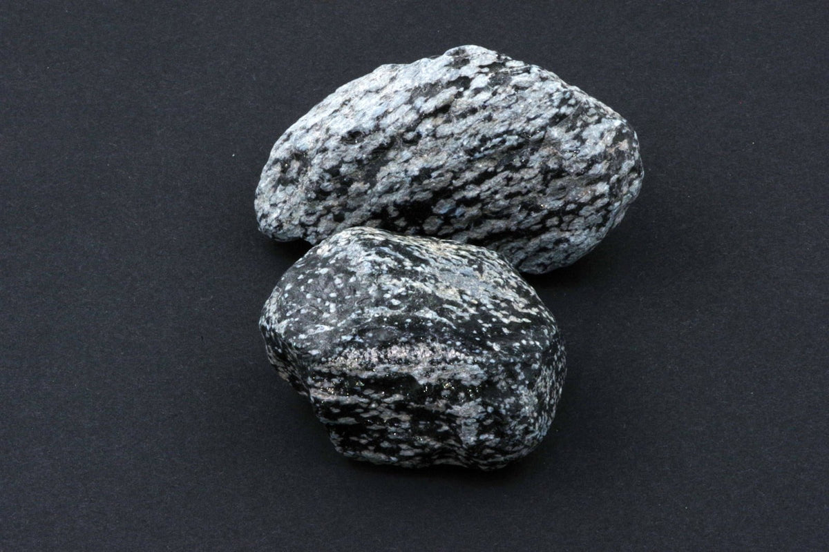 Snieginis obsidianas – neapdirbtas - www.Kristalai.eu