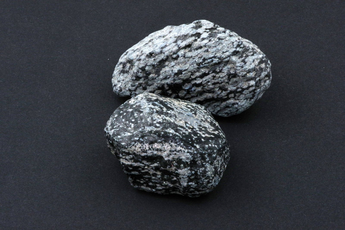 Snieginis obsidianas – neapdirbtas - www.Kristalai.eu