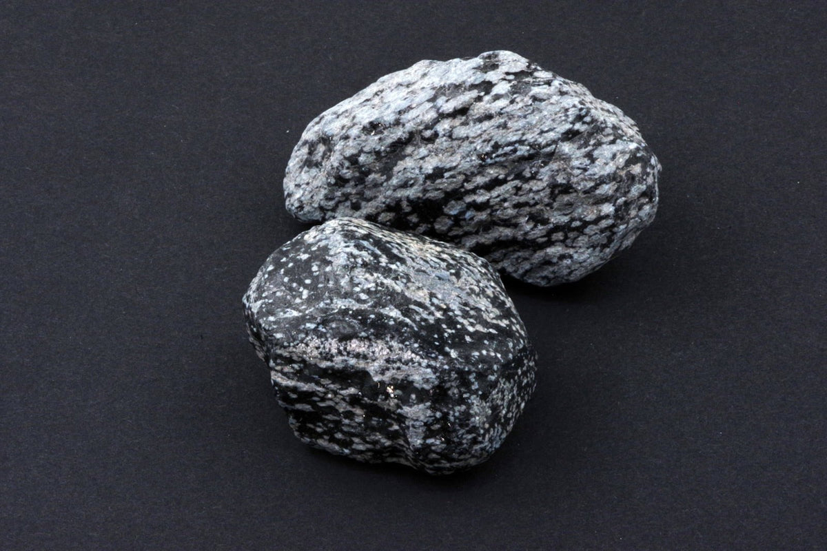 Snieginis obsidianas – neapdirbtas - www.Kristalai.eu