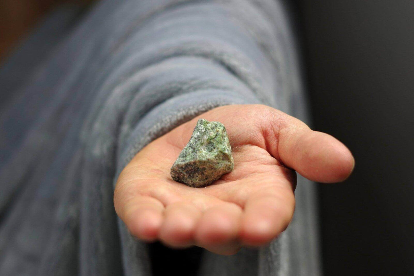 Diopsidas M – neapdirbtas - www.Kristalai.eu