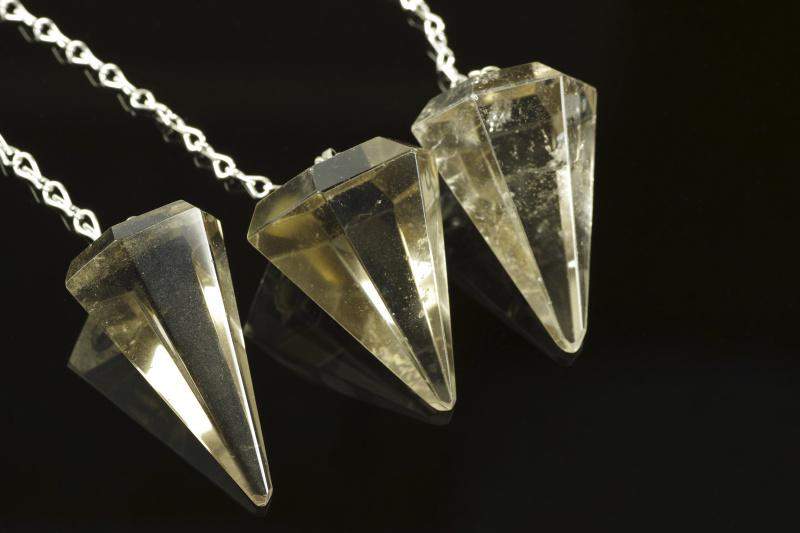 Dūminis kvarcas švytuoklė - www.Kristalai.eu