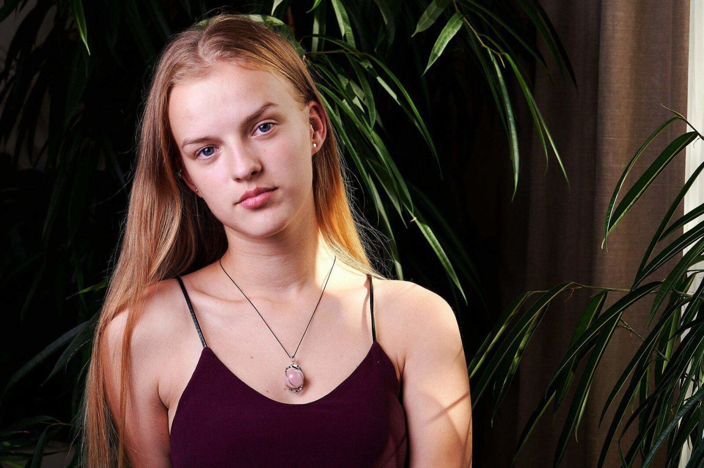 Rožinis kvarcas pakabukas sfera – 20mm - www.Kristalai.eu