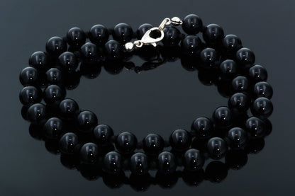 Juodas oniksas karoliai – 8mm 45cm - www.Kristalai.eu