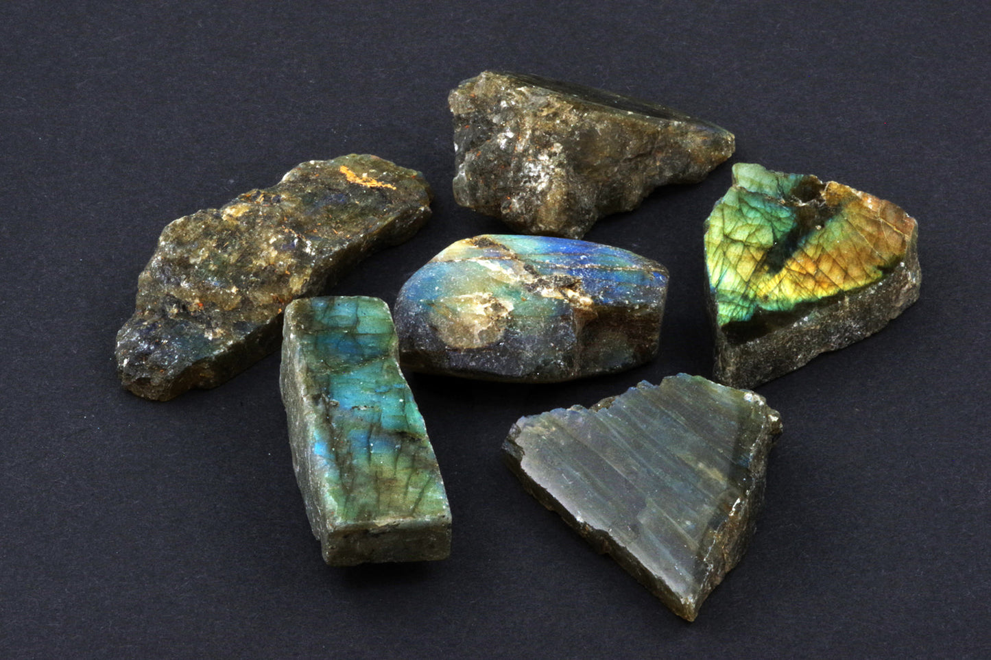 Labradoritas – bruto