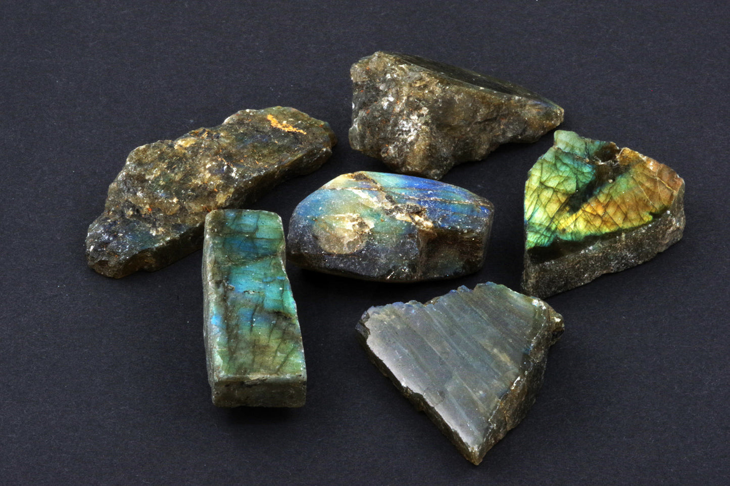 Labradoritas – bruto