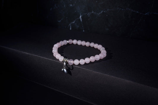 Rožinio kvarco apyrankė su sidabru – Susijungianti į širdį - www.Kristalai.eu
