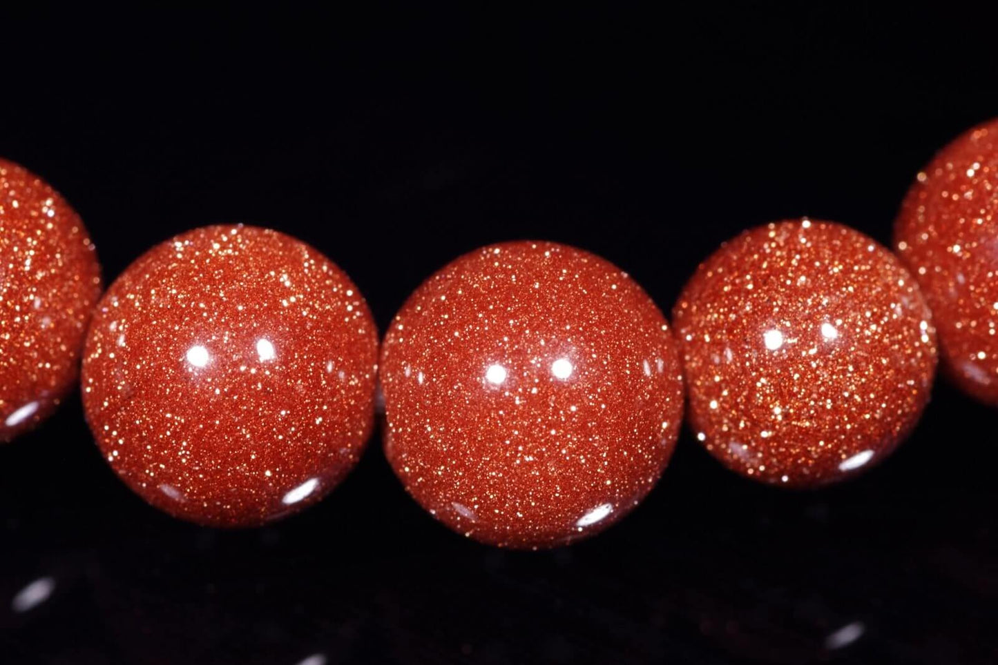 Aukso akmuo apyrankė – 8mm - www.Kristalai.eu