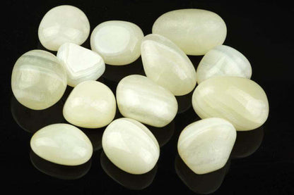 Baltas agatas - www.Kristalai.eu