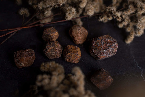 Granatas – neapdirbtas - www.Kristalai.eu