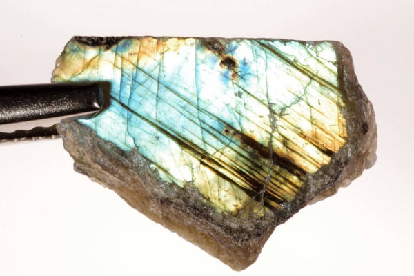 Labradoritas – neapdirbtas - www.Kristalai.eu