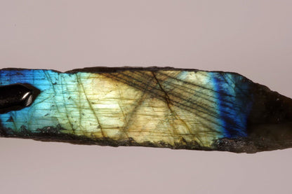 Labradoritas – neapdirbtas - www.Kristalai.eu