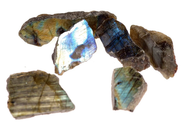 Labradoritas – neapdirbtas - www.Kristalai.eu