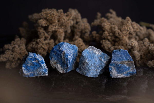 Lazuritas – neapdirbtas - www.Kristalai.eu