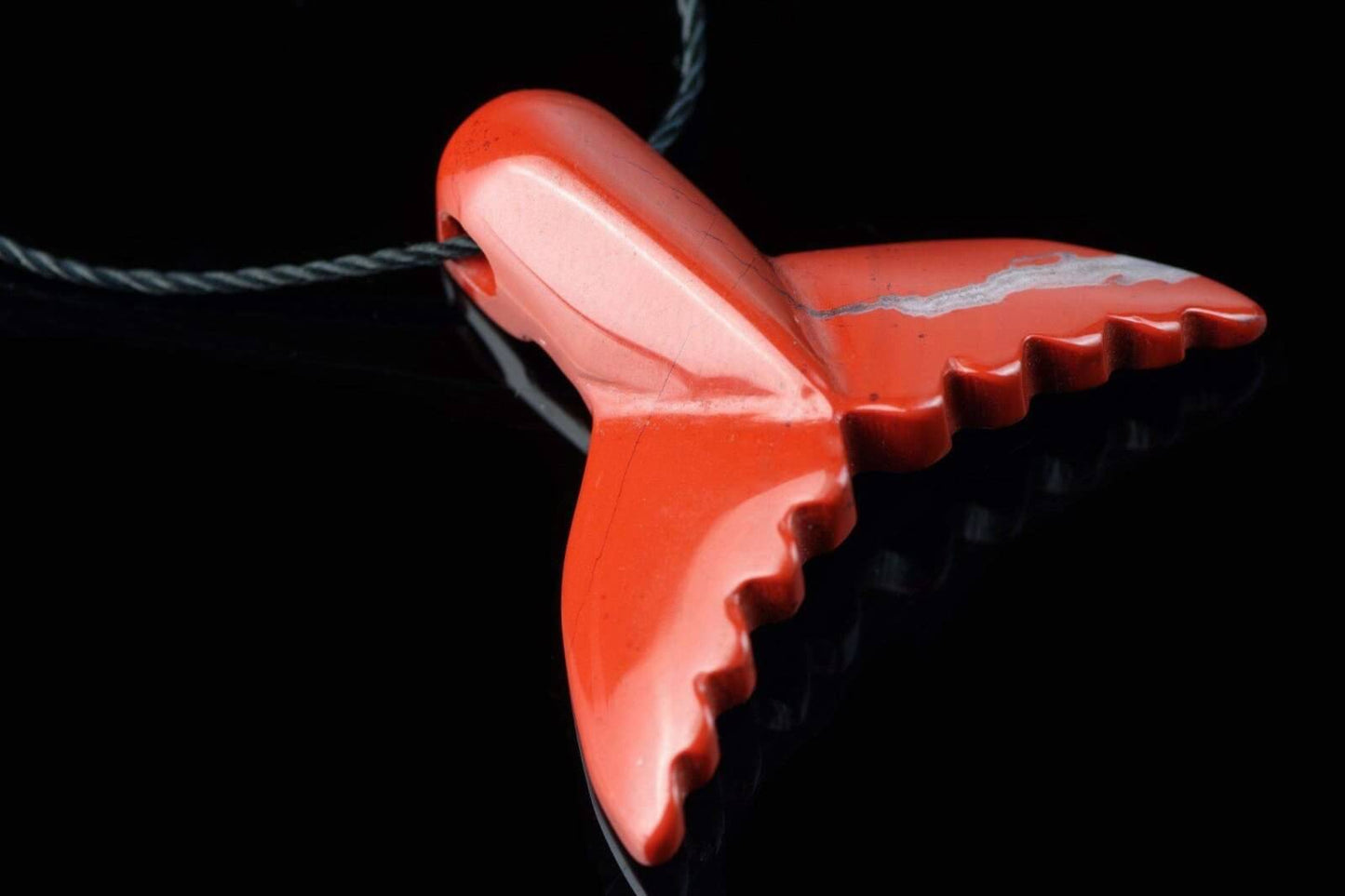 Raudonas jaspis pakabukas – Delfino uodega - www.Kristalai.eu