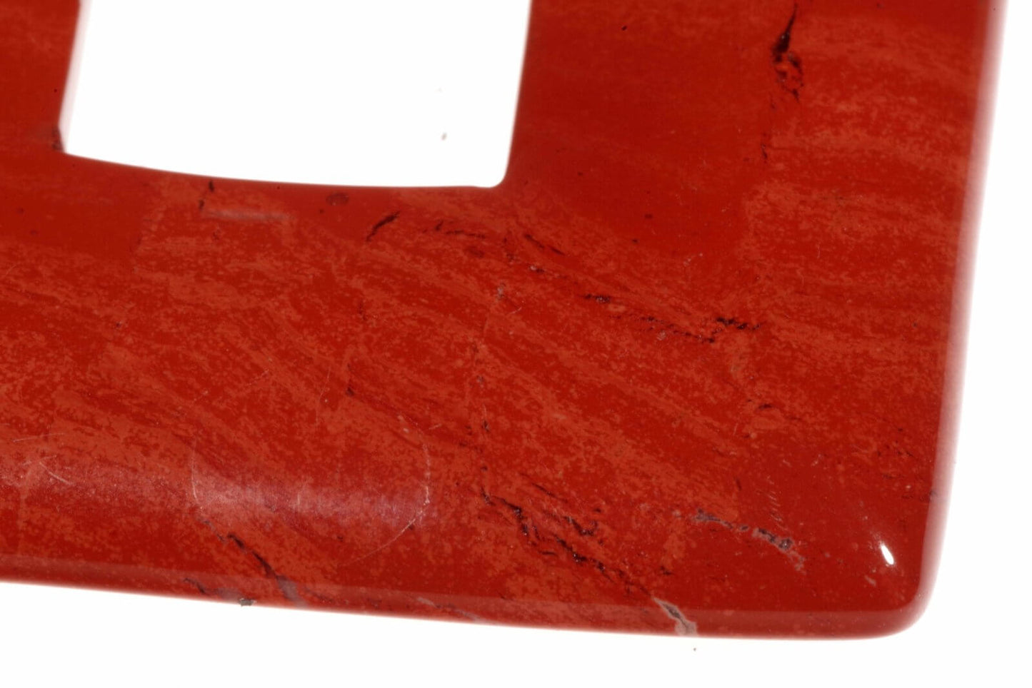 Raudonas jaspis pakabukas – Rombas 35mm - www.Kristalai.eu