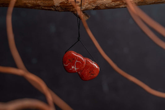 Raudonas jaspis pakabukas – Širdutės - www.Kristalai.eu